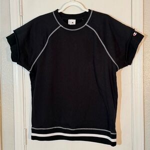 Champion Short Sleeve Sweatshirt Black Tee with White Trim Size M